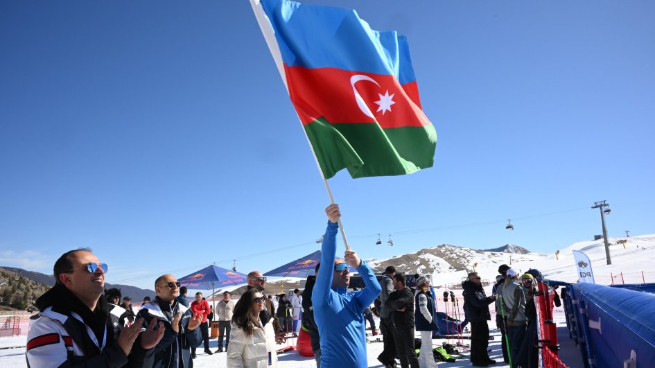 Azərbaycan təlimçiləri Şahdağda keçirilən xizək yarışında 2 medal qazanıblar