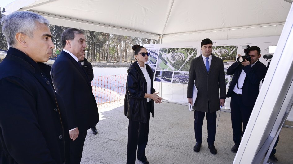 Birinci vitse-prezident Mehriban Əliyeva Gəncə Memorial Kompleksinin layihəsi ilə tanış olub