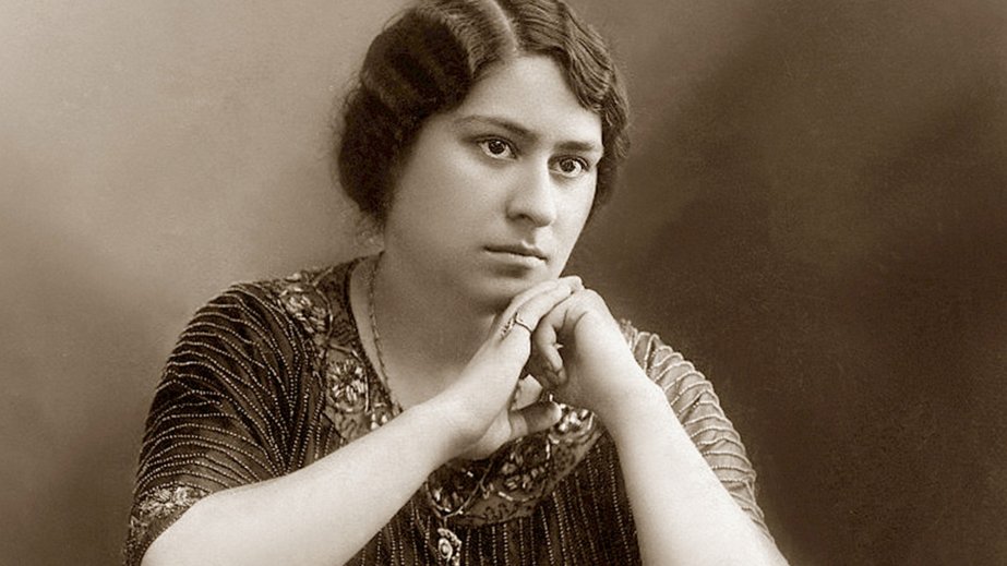 Milli İncəsənət Muzeyinin kolleksiyasında yer tutmuş qadın sənətkarlarımızın əsərləri təqdim olunur