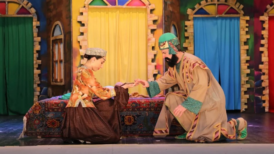 Musiqili Teatr “Molla Nəsrəddinin beş arvadı” komediyası ilə Lənkəranda çıxış edib