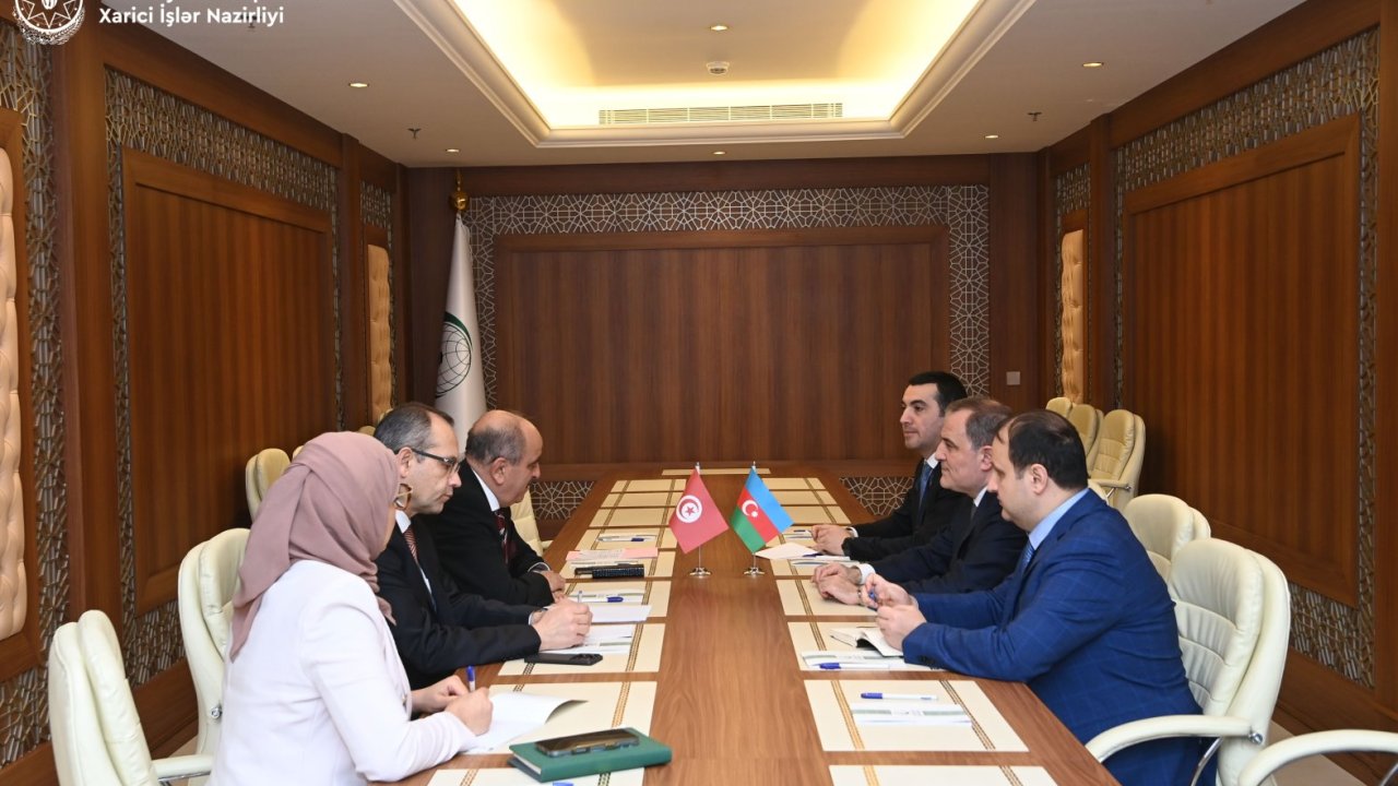 Azərbaycan və Tunis arasında çoxtərəfli əməkdaşlığın perspektivləri müzakirə olunub