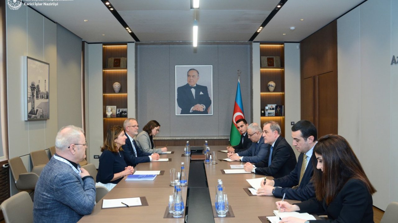 Ceyhun Bayramov ICMP-nin baş direktoru ilə itkin düşmüş şəxslərin tapılması istiqamətində səyləri müzakirə edib