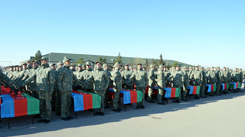 Həqiqi hərbi xidmətin müddətinin azaldılması qəbul edilmədi - Səbəb açıqlandı