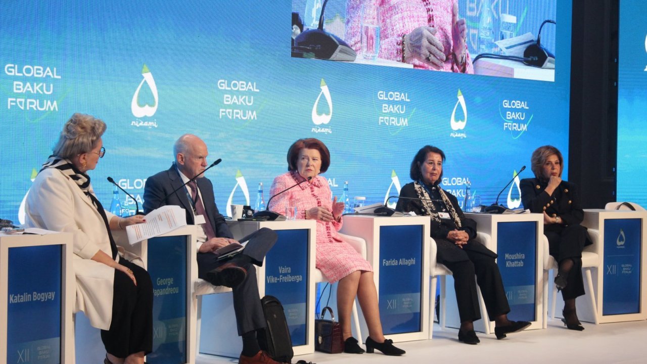 XII Qlobal Bakı Forumu çərçivəsində "Gender - Təhlükəsizlik - İqlim: qarşılıqlı əlaqə" mövzusunda panel müzakirəsi start götürüb