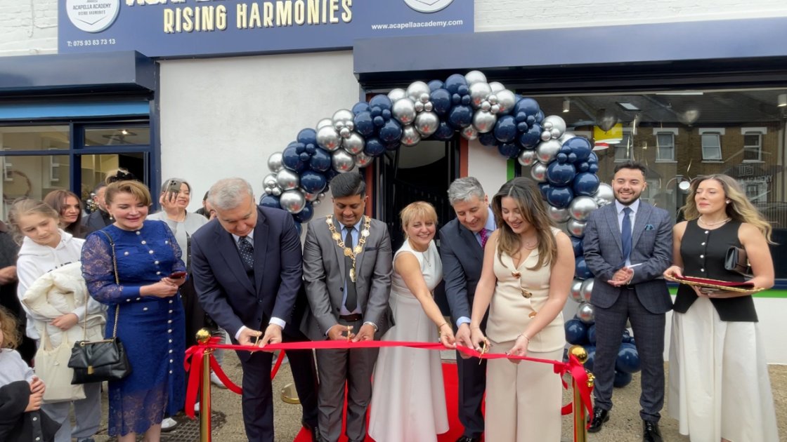 Londonda yaşayan azərbaycanlı ailə musiqi məktəbi açıb