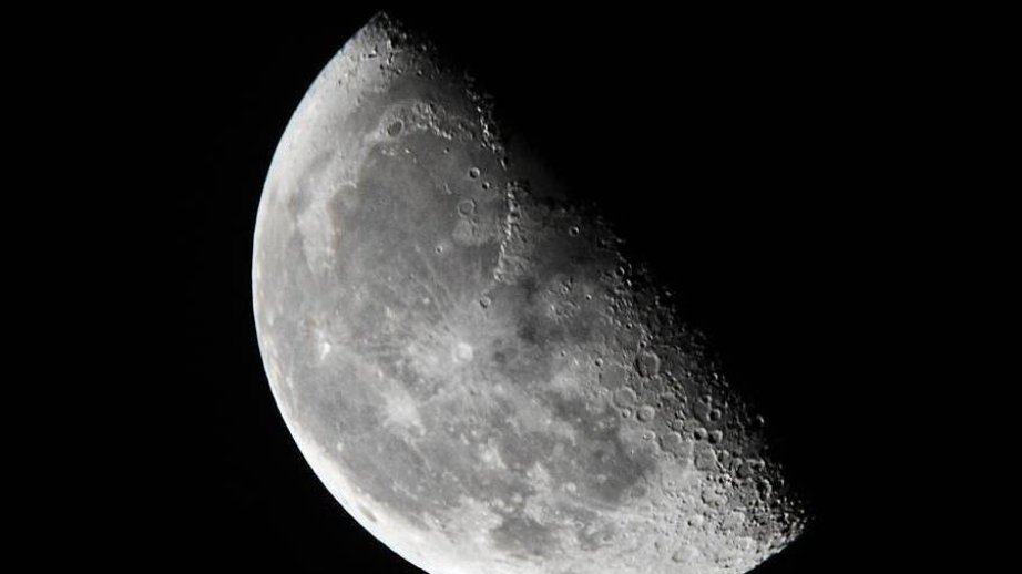 Çin mütəxəssisləri kosmosda mineralları çıxaracaq robot hazırlayıb