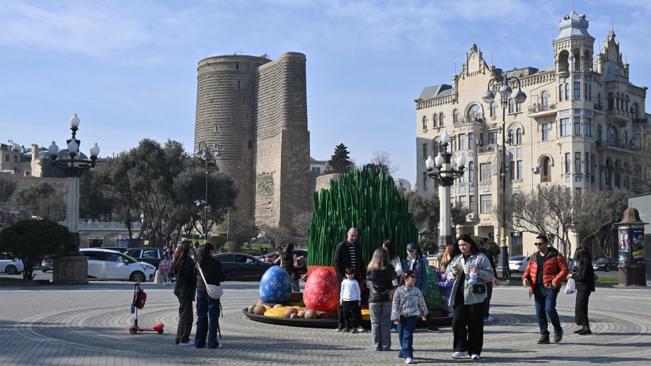 Bakı Novruzu qarşılayır - FOTOREPORTAJ
