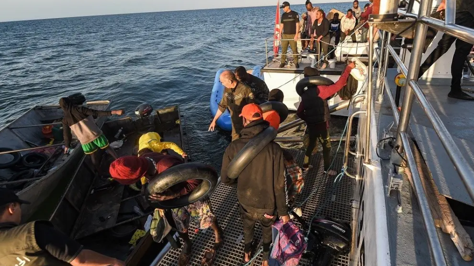 Tunis Milli Qvardiyası 600-dən çox miqrantı xilas edib