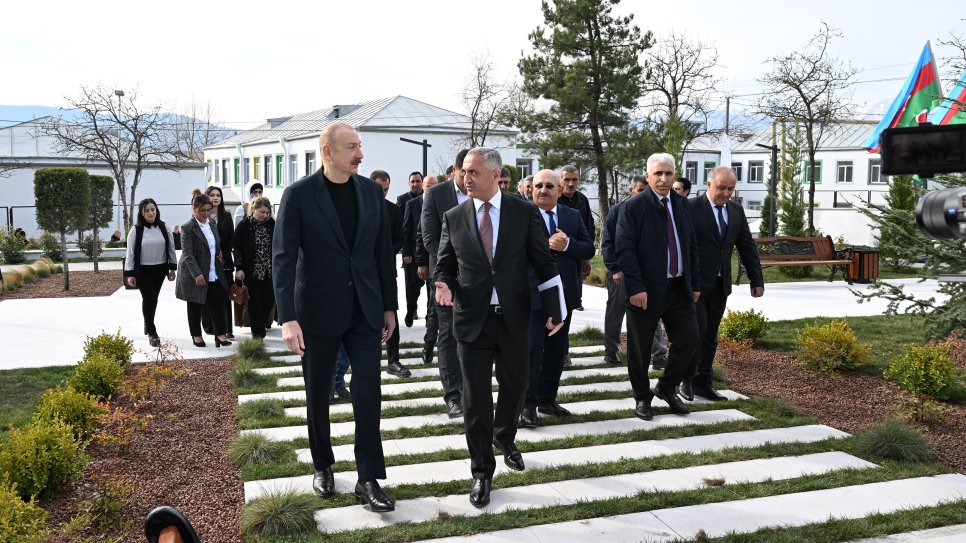 Prezident İlham Əliyev və birinci xanım Mehriban Əliyeva Ağdərənin Həsənriz kəndində sakinlərlə birlikdə Novruz tonqalını alovlandırıblar YENİLƏNİB