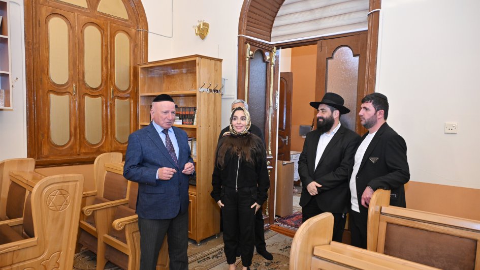 Qubada Qırmızı qəsəbədə “Altı günbəz” sinaqoqu ilə tanışlıq