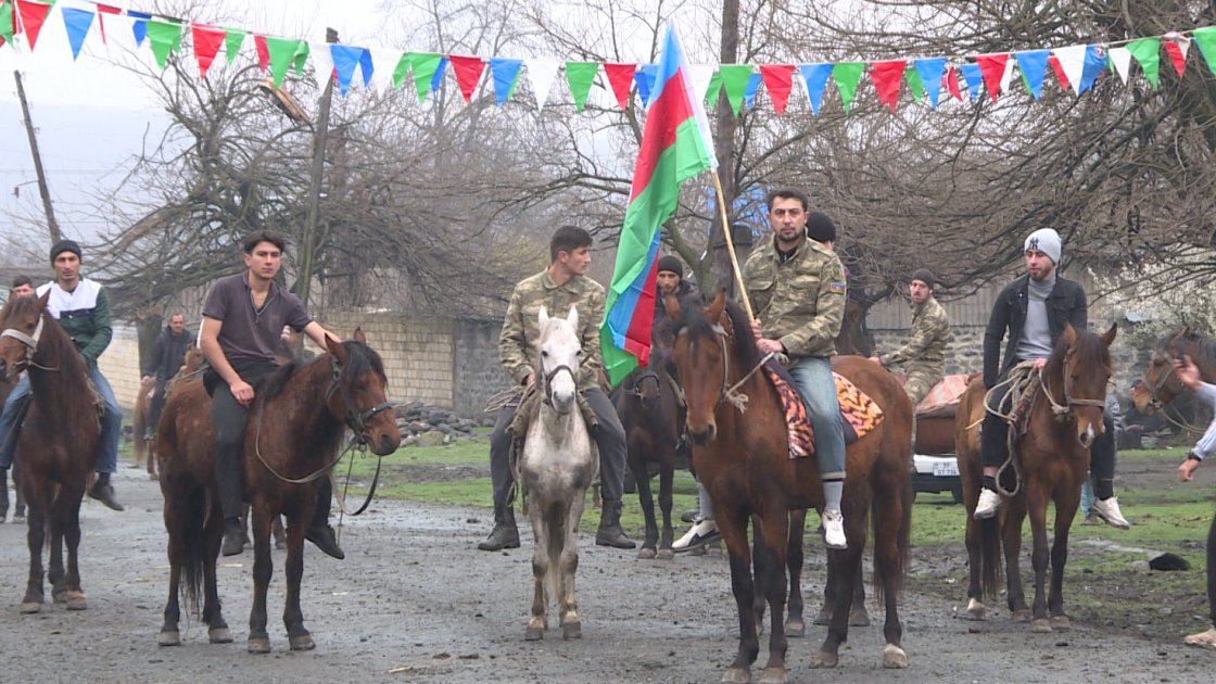 Bu kənddə at yarışları el bayramına çevrilir