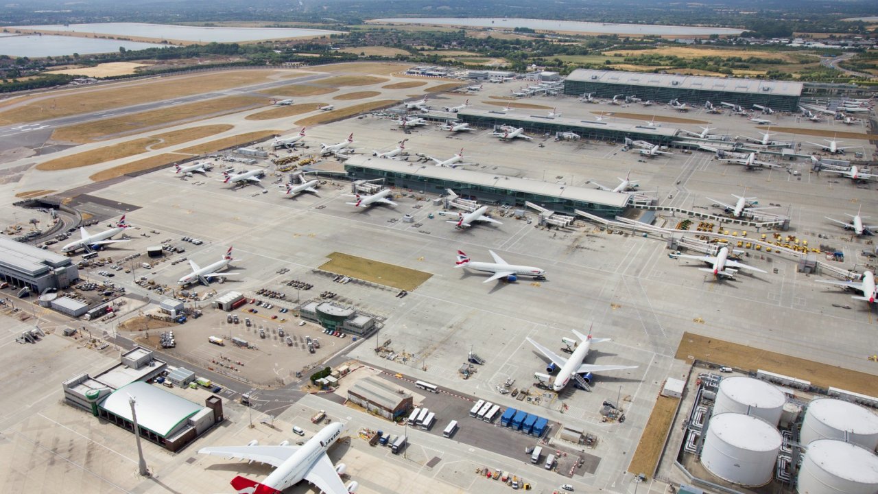 Hitrou hava limanı fəaliyyətini tam bərpa edib