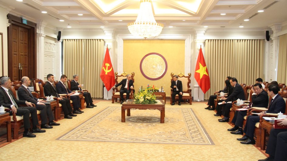 Azerbaijan’s Prosecutor General holds several meetings in Vietnam