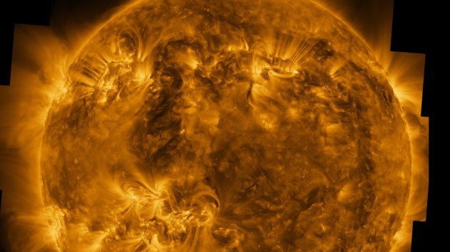 Günəşdə güclü partlayış olub