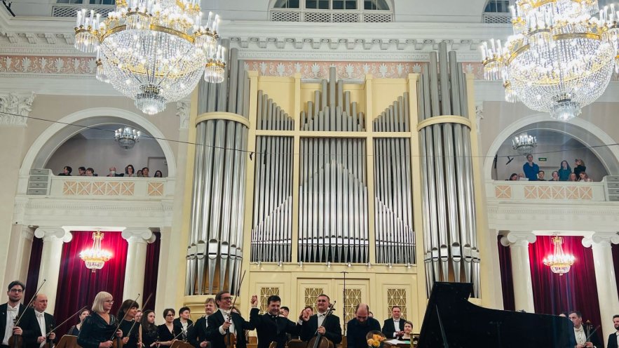 Azərbaycanlı dirijor Əyyub Quliyev Sankt-Peterburqda çıxış edib