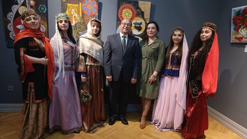 “Güllü-çiçəkli, bahar naxışlı Novruz” adlı sərginin açılışı olub