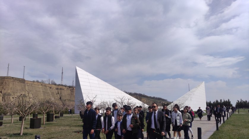Quba Soyqırımı Memorial Kompleksi ziyarət olunur