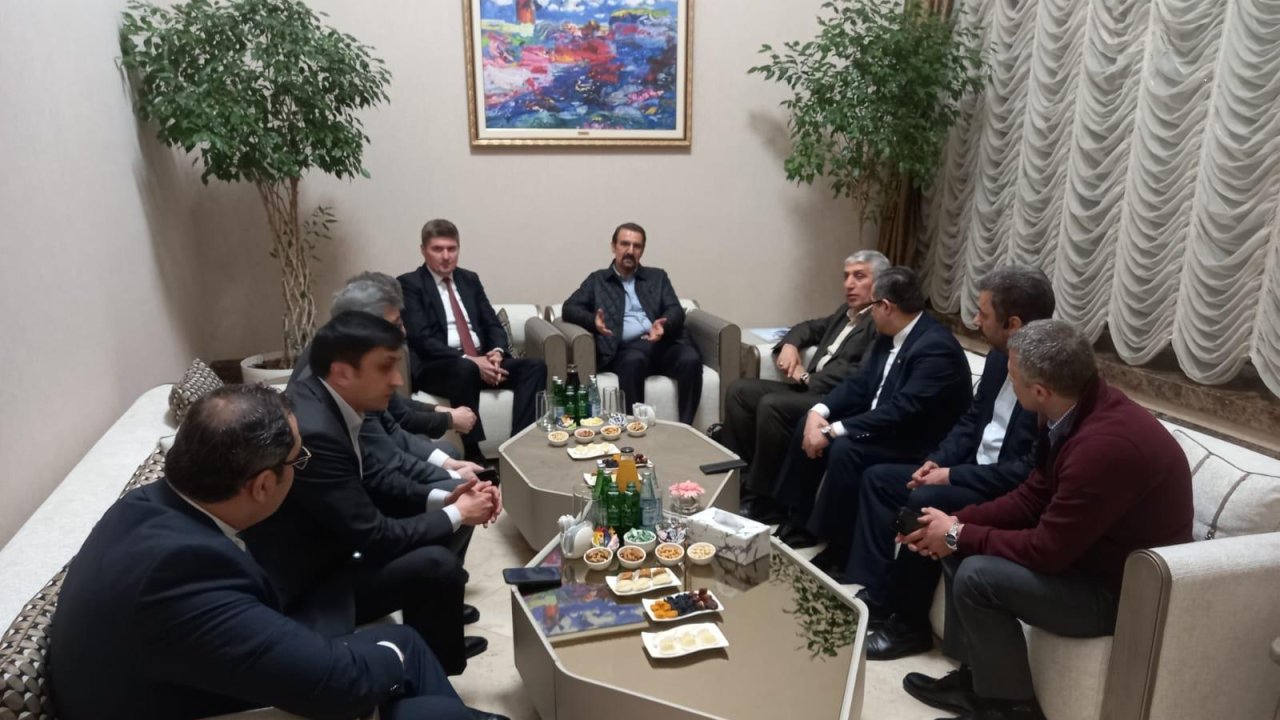 Iranian presidential advisor makes visit to Azerbaijan