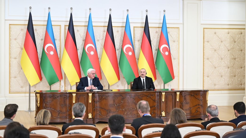 Prezident İlham Əliyev və Prezident Frank-Valter Ştaynmayer mətbuata bəyanatlarla çıxış edirlər