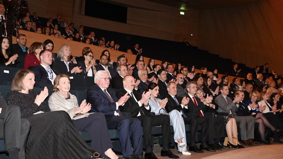 Prezident İlham Əliyev, Birinci xanım Mehriban Əliyeva və Prezident Frank-Valter Ştaynmayer, Birinci xanım Elke Büdenbender Heydər Əliyev Mərkəzində təşkil olunmuş konsertdə iştirak ediblər (FOTO/VİDEO)