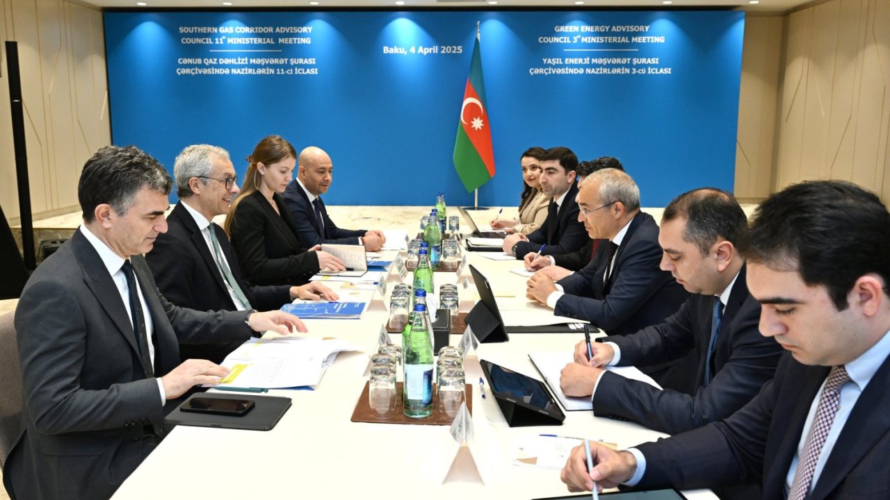 Azerbaijan, ACWA Power brainstorm seawater desalination project