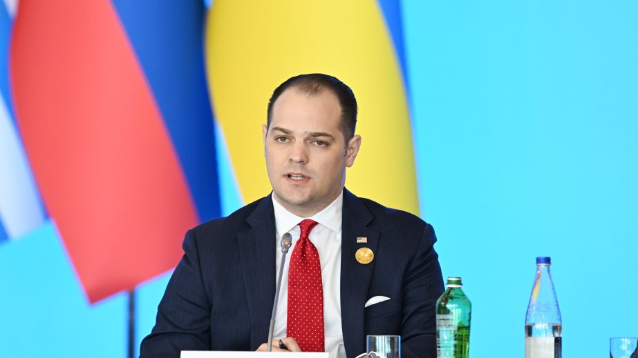 Tramp Azərbaycan və Ermənistan arasında sülh sazişinin imzalanmasını səbirsizliklə gözləyir – Erik Ceykobs