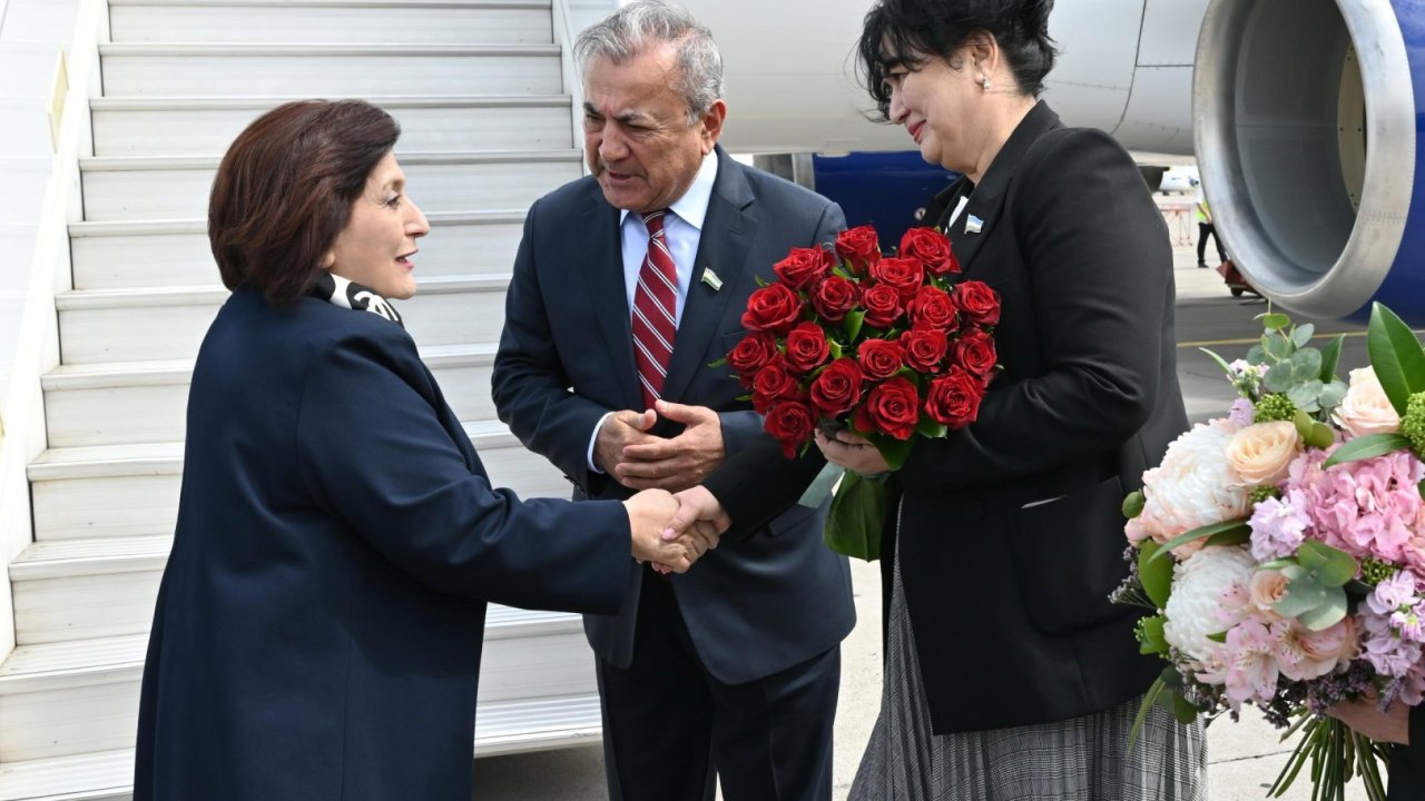 Sahibə Qafarova Özbəkistana işgüzar səfərə gedib