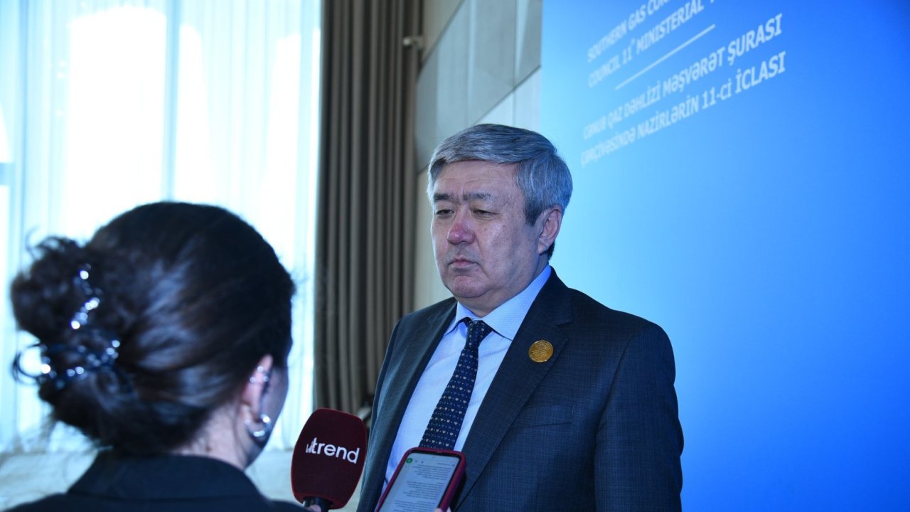 Qazaxıstan və Azərbaycanın enerji layihəsi beynəlxalq maliyyə institutlarının diqqətini cəlb edir - Nazir müavini (Özəl müsahibə)