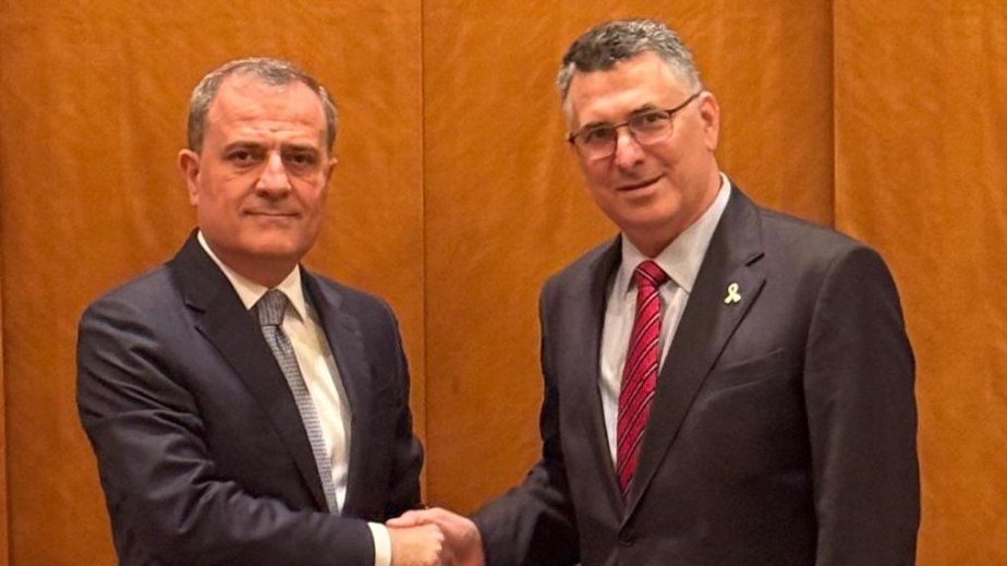 Azerbaijani, Israeli FMs discuss regional matters