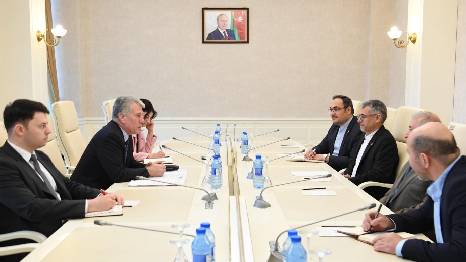 Milli Məclisdə İranın parlament nümayəndə heyəti ilə görüş olub