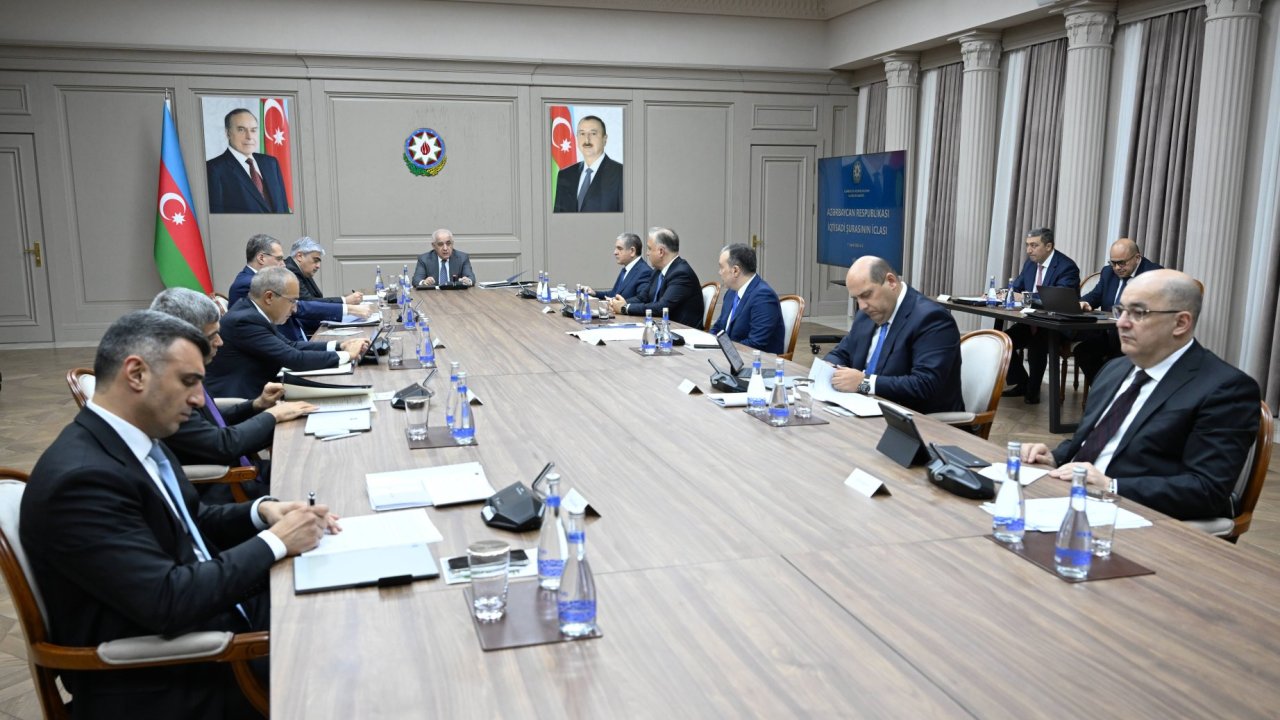 Maliyyə Nazirliyinə növbəti ilin büdcə zərfinin hazırlığı ilə bağlı tapşırıqlar verilib
