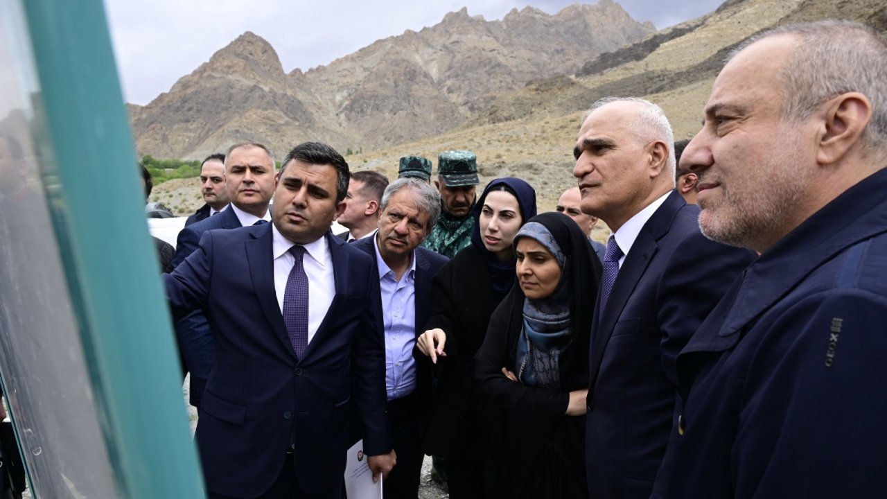 Azərbaycan və İran nümayəndə heyətləri Zəngilanda və Naxçıvanda yol və elektroenergetika sahəsində birgə layihələrə baxış keçiriblər
