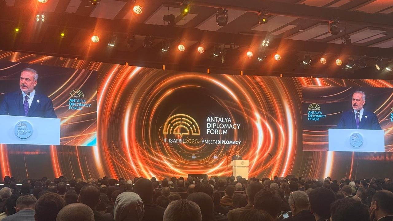 Antalya Dimplomatik Forumu bölünmüş dünyada diplomatiyanın səsinə çevrilib - Hakan Fidan