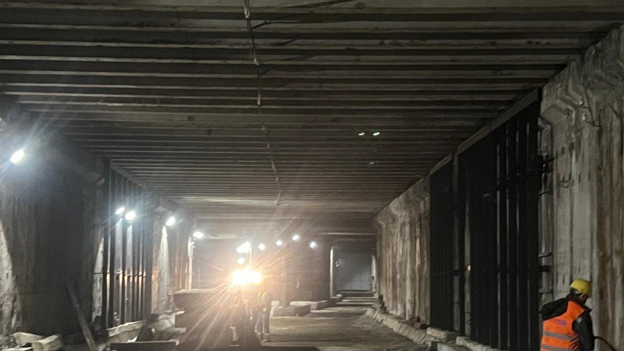 "Dərnəgül" deposu, xətlərin ayrılması, yeni tunellər - Bakı metrosunda nələr dəyişəcək?