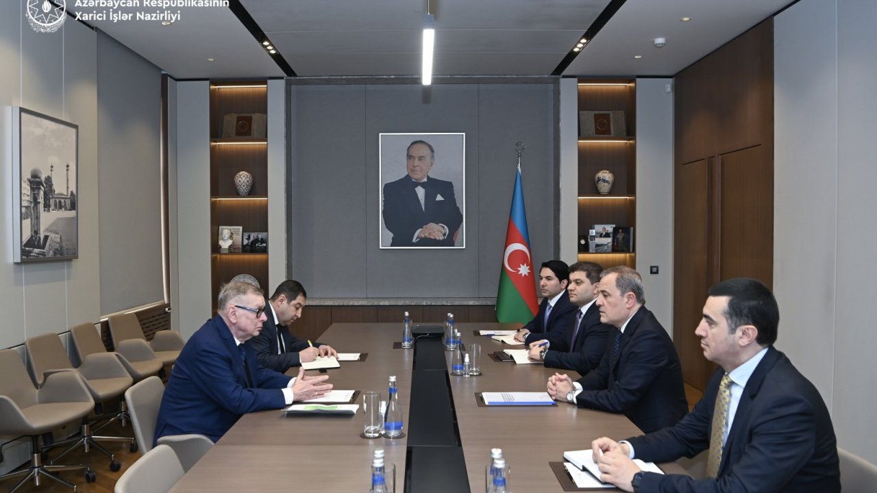 Azerbaijan, UN hold talks on enhancing bilateral cooperation (PHOTO)