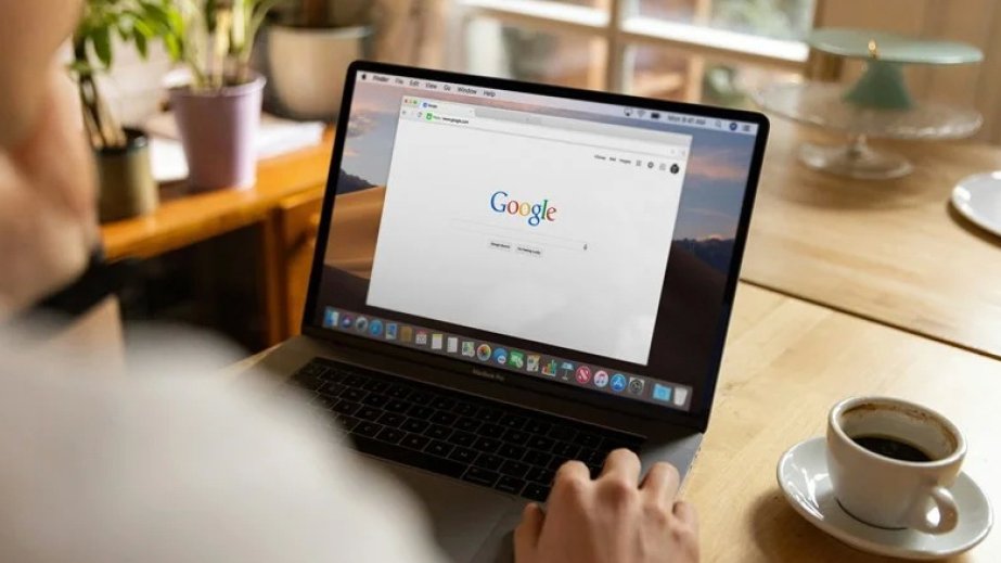 Google axtarış sistemi bütün dünyada istifadəçiləri “google.com”a keçirəcək