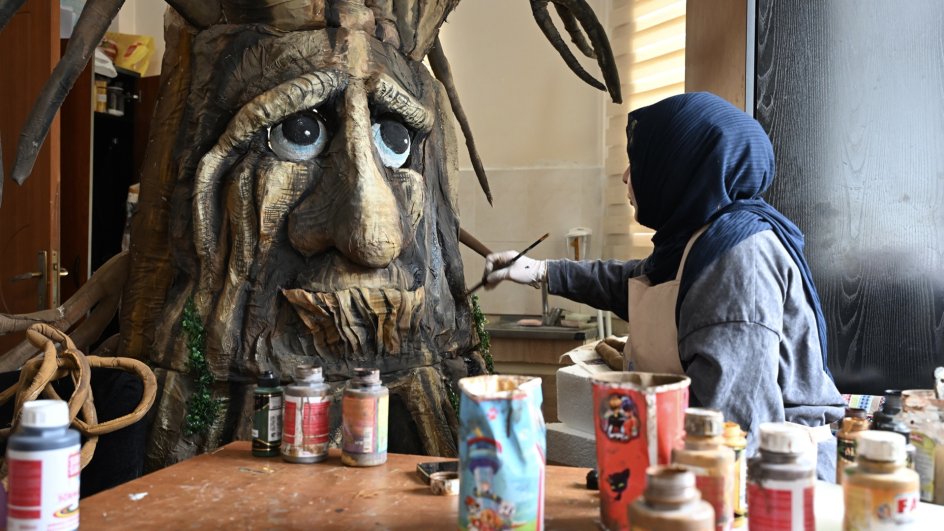 Cansız əşyalara həyat verən kukla ustaları - REPORTAJ