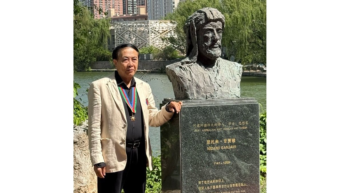 Nizaminin heykəli Çinlə Azərbaycan arasında mədəni körpünün rəmzidir