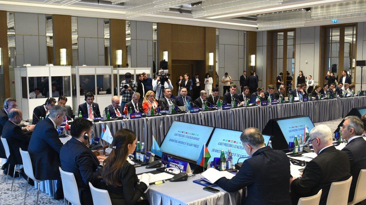 Türkiyədə 2023-cü ildən bəri saxlanılan qeyri-qanuni miqrantların sayı açıqlanıb