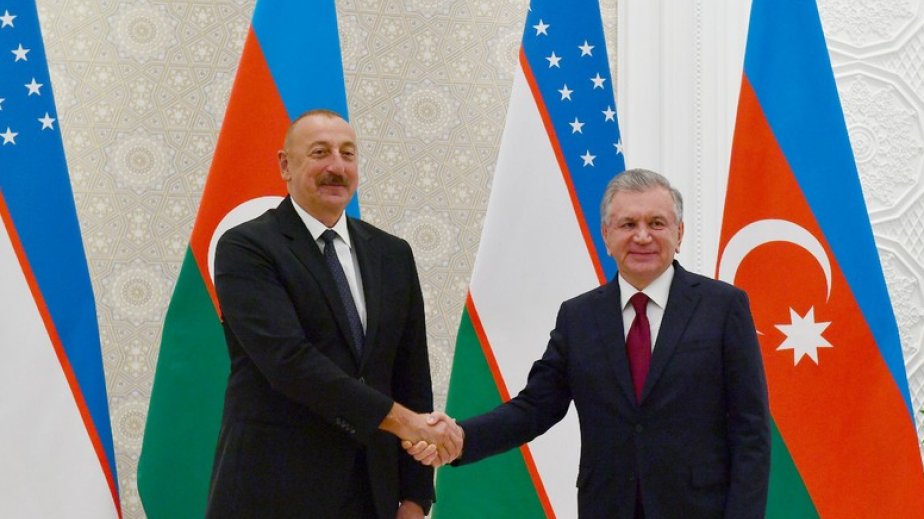 Şavkat Mirziyoyev Prezident İlham Əliyevə zəng edib