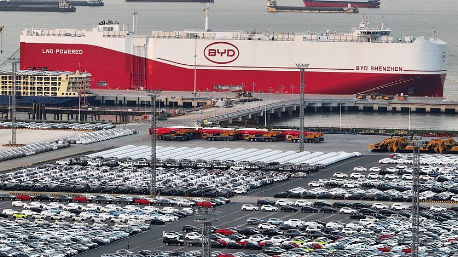 Dünyanın ən iri avtomobildaşıyan gəmisi ilk səfərinə başlayıb