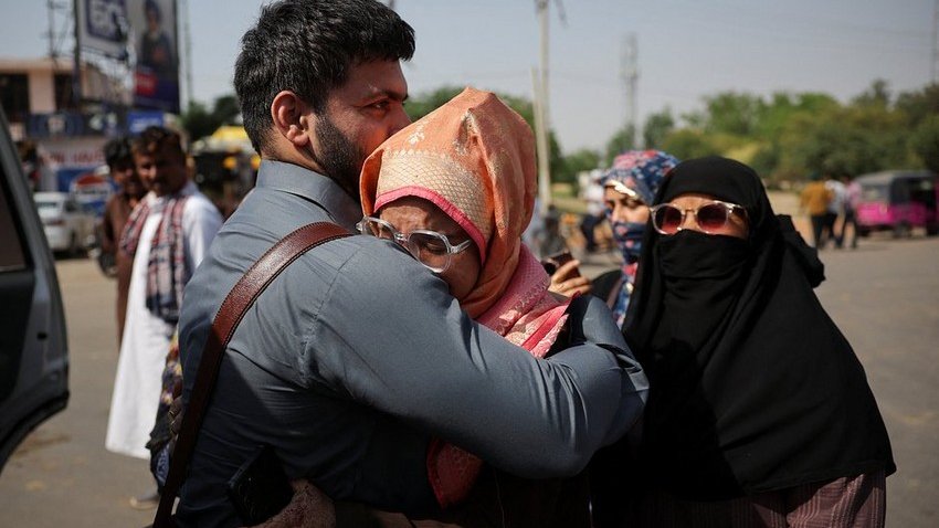 Viza ləğvindən sonra pakistanlılar kütləvi şəkildə Hindistanı tərk ediblər