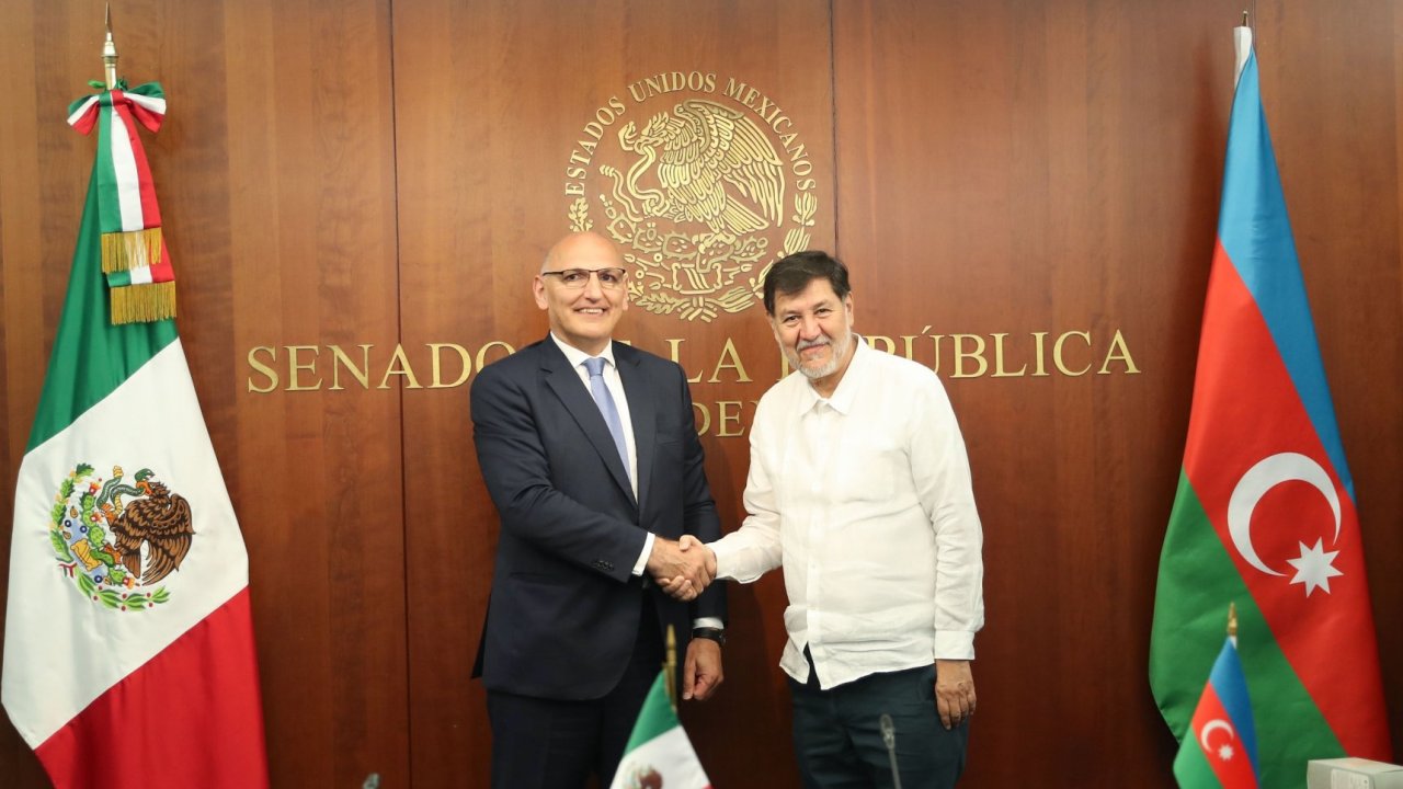 Elçin Əmirbəyov Meksika Senatında olub