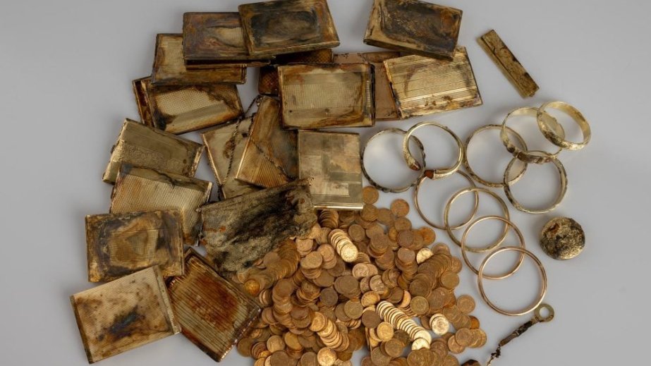 Çexiya dağlarında tapılan qızıl xəzinəsinin dəyəri 340 min dollardır