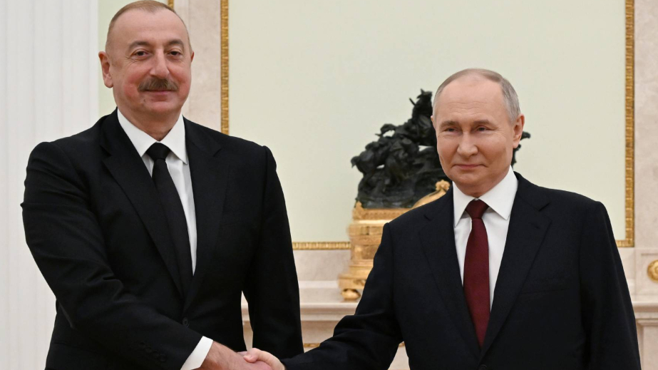 Ölkələrimizin vətəndaşları nasist işğalçıları üzərində qələbəni yaxınlaşdıranları lazımınca qiymətləndirirlər - Vladimir Putin