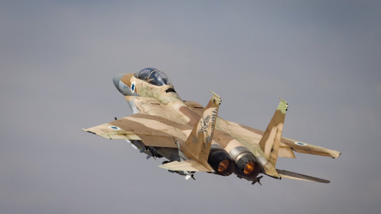 İsrail ordusu Yəməndə husilərin obyektlərinə zərbələr endirib