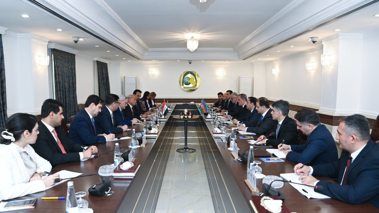 Azərbaycan və İraq XİN rəhbərlərinin geniş tərkibdə görüşü keçirilib