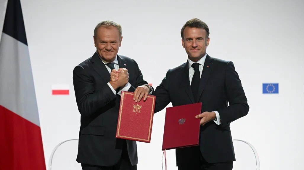 France and Poland Sign Mutual Defence Pact