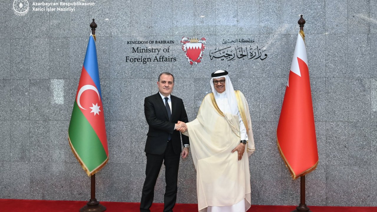 Ceyhun Bayramov bəhreynli həmkarı ilə iqtisadi əməkdaşlıq mexanizminin yaradılmasını müzakirə edib