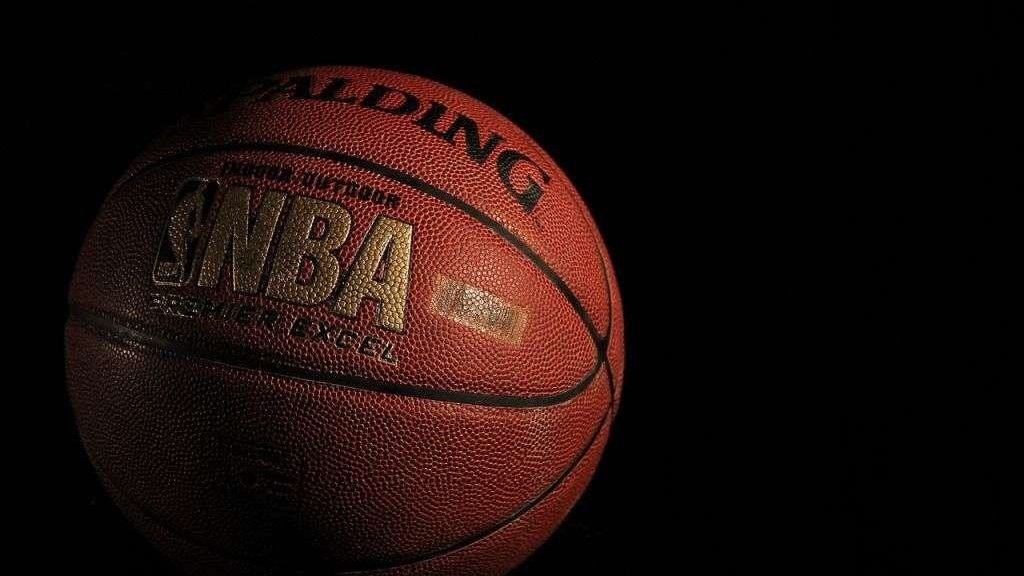 Knicks, Timberwolves roar closer to conference titles